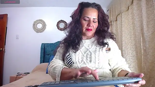 Snapshot of sofiamature01 chatting on July 11, 9:38 pm sofiamature01 online show from July 11, 9:38 pm