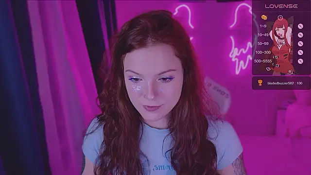 Snapshot of Elsie_Ginger chatting on December 6, 9:35 pm Elsie Ginger online show from December 6, 9:35 pm