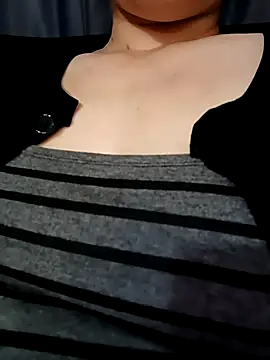 Snapshot of Sexy_ass1313 chatting on November 6, 2:12 am Sexy ass1313 online show from November 6, 2:12 am