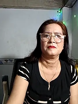 Snapshot of phnz chatting on February 8, 10:07 am phnz online show from February 8, 10:07 am