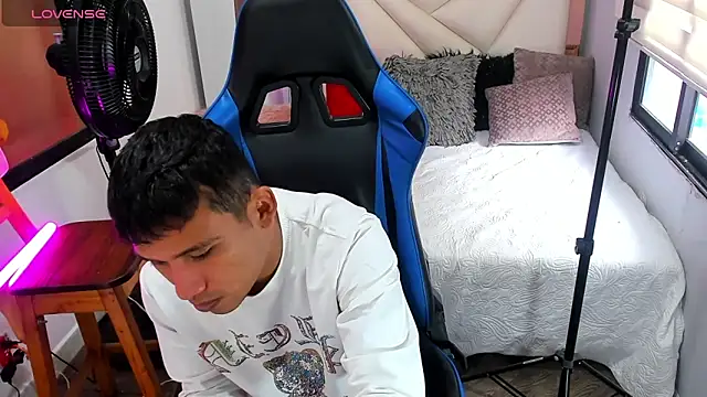 Backsex boy online show from September 12, 3:45 pm