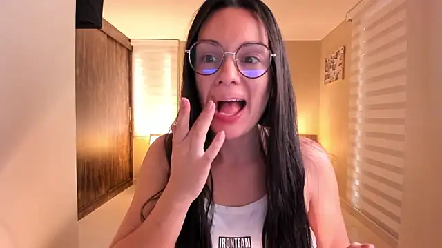 anabel 025 online show from February 13, 1:15 pm