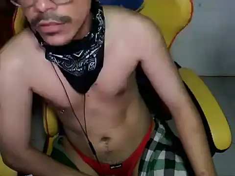 Snapshot of cloudyth1994 chatting on February 26, 5:07 pm cloudyth1994 online show from February 26, 5:07 pm