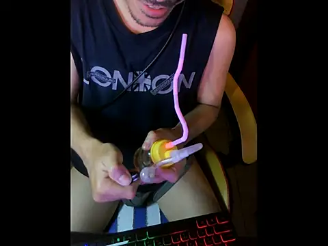 Snapshot of cloudyth1994 chatting on September 27, 5:07 pm cloudyth1994 online show from September 27, 5:07 pm