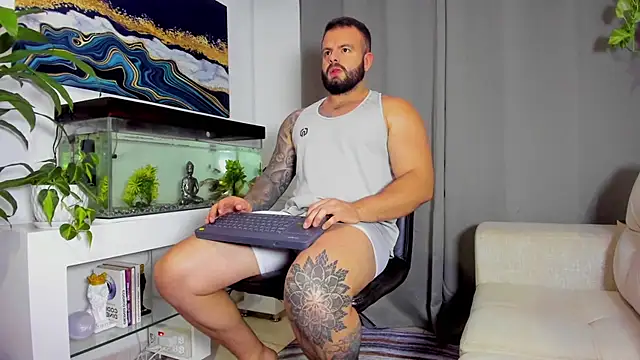 Johnnygrayson1 online show from January 25, 11:43 pm