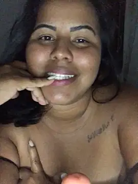 Snapshot of lollitta-33677 chatting on February 22, 6:50 am lollitta-33677 online show from February 22, 6:50 am