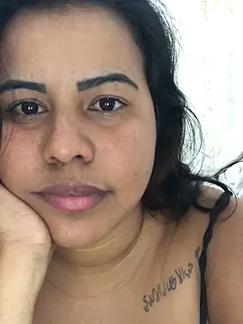 Snapshot of lollitta-33677 chatting on February 23, 7:55 am lollitta-33677 online show from February 23, 7:55 am