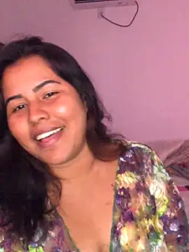 Snapshot of lollitta-33677 chatting on March 9, 12:00 am lollitta-33677 online show from March 9, 12:00 am