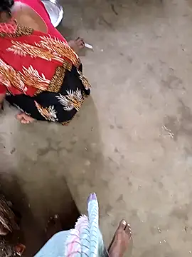 Snapshot of hairipussy2 chatting on February 4, 5:42 am hairipussy2 online show from February 4, 5:42 am