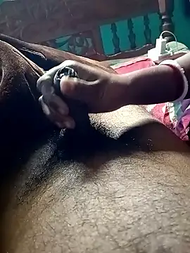 Snapshot of hairipussy2 chatting on January 10, 1:40 am hairipussy2 online show from January 10, 1:40 am