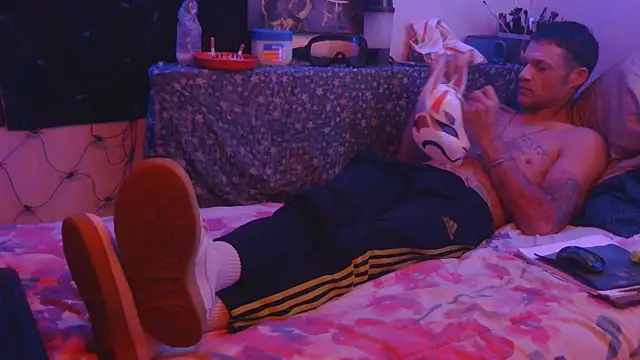 TheOneYouLove69 online show from November 7, 1:16 am