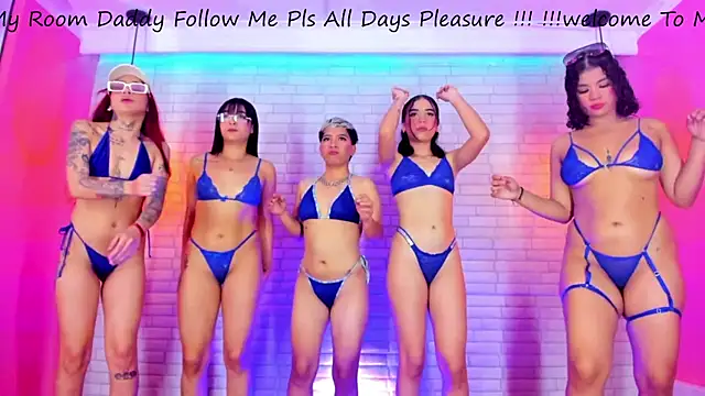 Snapshot of GIRLS_DIRTY_XTREME chatting on January 15, 4:00 pm GIRLS DIRTY XTREME online show from January 15, 4:00 pm