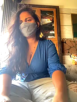 HaaniKaur online show from November 1, 7:32 am