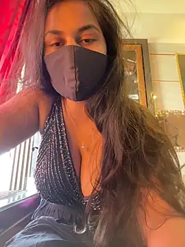 HaaniKaur online show from November 11, 8:03 am