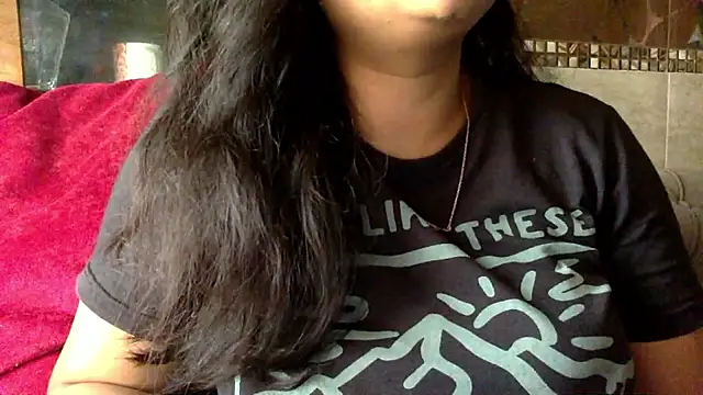 Snapshot of HaaniKaur chatting on May 9, 8:19 am HaaniKaur online show from May 9, 8:19 am