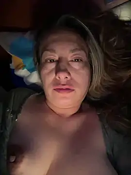 Snapshot of xLadyScarlettx chatting on December 13, 4:33 am xLadyScarlettx online show from December 13, 4:33 am