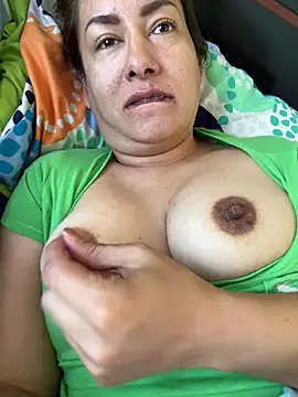 Snapshot of xLadyScarlettx chatting on January 20, 1:00 pm xLadyScarlettx online show from January 20, 1:00 pm