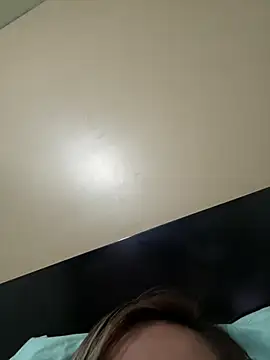 Snapshot of xLadyScarlettx chatting on February 3, 5:40 am xLadyScarlettx online show from February 3, 5:40 am