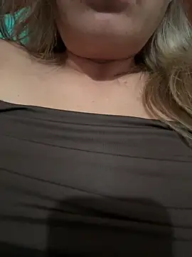 Snapshot of xLadyScarlettx chatting on February 5, 2:51 am xLadyScarlettx online show from February 5, 2:51 am