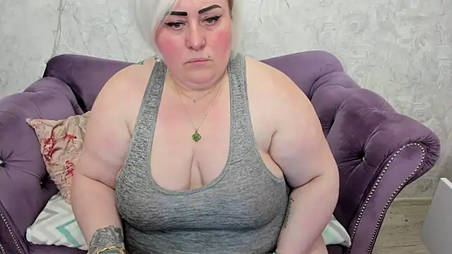 fashiona online show from February 2, 7:52 am