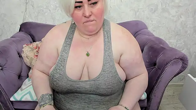 fashiona online show from February 7, 8:31 pm