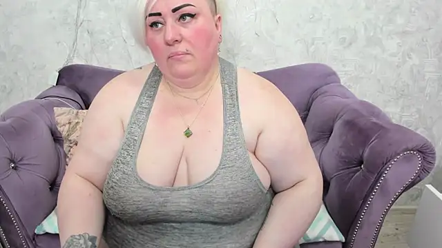 fashiona online show from February 12, 9:01 pm