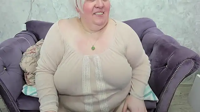 fashiona online show from February 15, 6:33 pm