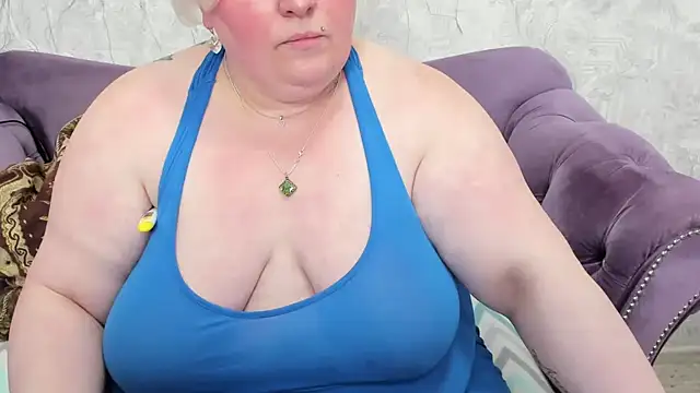 fashiona online show from March 7, 8:55 pm