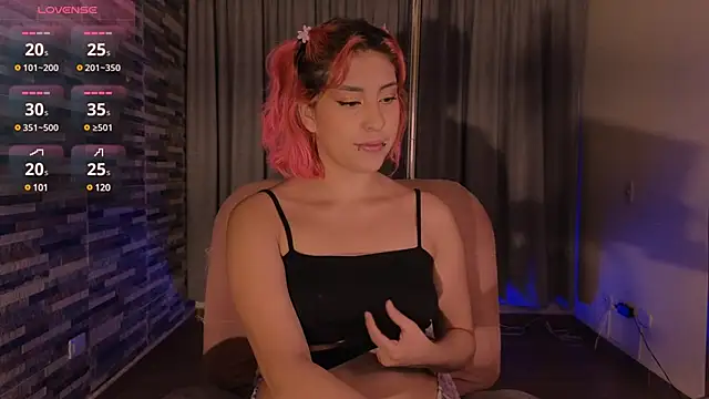 Snapshot of Hairyandsexysalma chatting on December 17, 4:12 am Hairyandsexysalma online show from December 17, 4:12 am