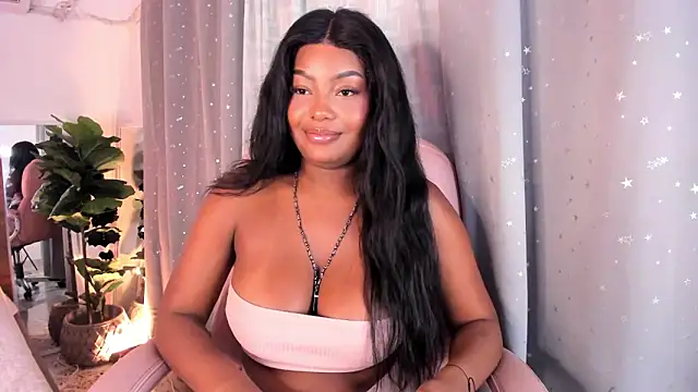 Snapshot of Isaa_Coleman_ chatting on February 5, 11:28 pm Isaa Coleman  online show from February 5, 11:28 pm