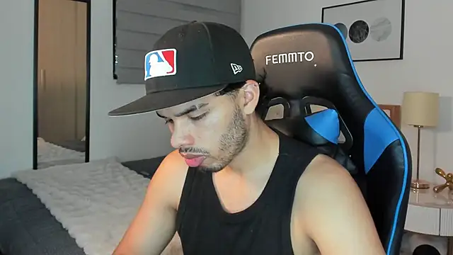 mateoleonee online show from December 11, 9:01 pm