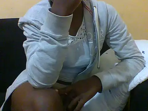 ebonyvalleria1 online show from October 29, 7:59 pm