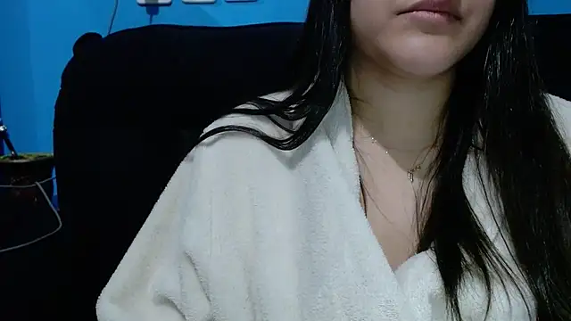Snapshot of luckygirl111 chatting on May 21, 8:54 am luckygirl111 online show from May 21, 8:54 am