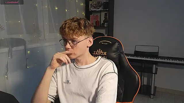 Keytaro online show from February 18, 5:42 pm