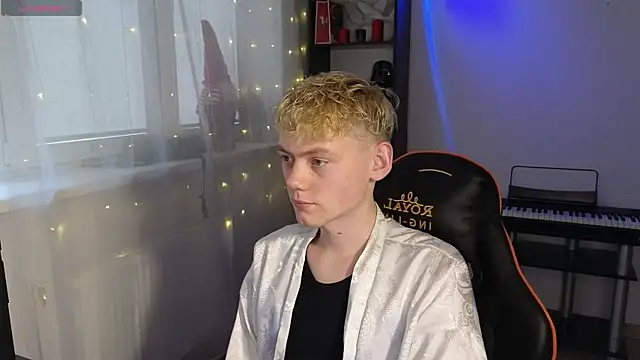 Keytaro online show from March 19, 2:57 pm