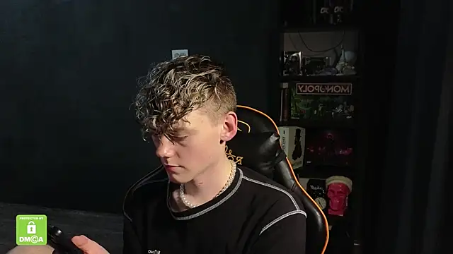 Keytaro online show from November 24, 9:25 pm