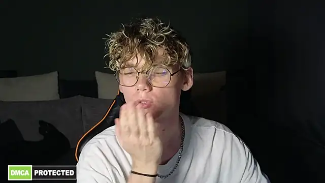 Keytaro online show from April 14, 11:55 pm