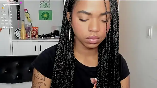 Marce 22 online show from December 3, 1:54 pm