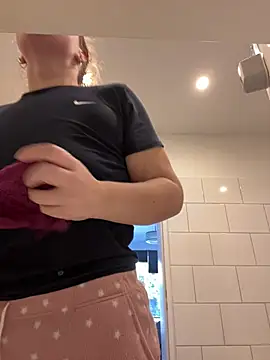 Snapshot of Fancy-Francy chatting on March 6, 10:30 am Fancy-Francy online show from March 6, 10:30 am