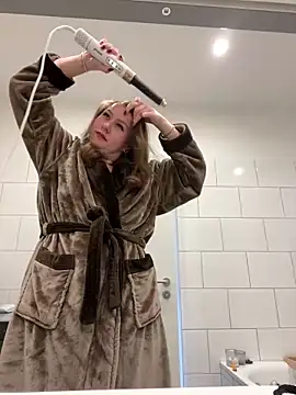 Snapshot of Fancy-Francy chatting on March 12, 2:56 pm Fancy-Francy online show from March 12, 2:56 pm