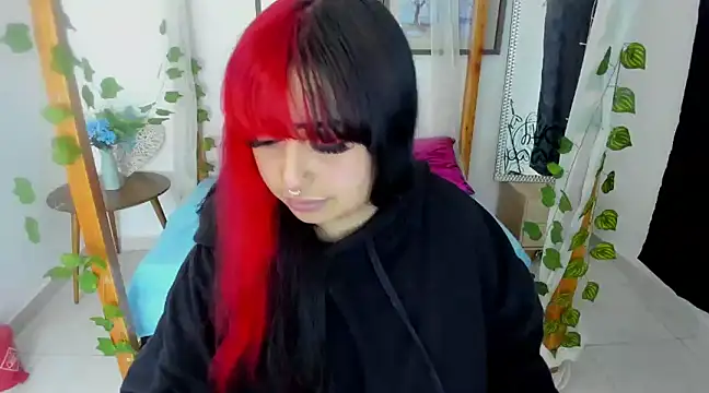 lussyevans24 online show from February 7, 4:16 am