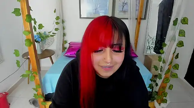 lussyevans24 online show from February 7, 10:29 am