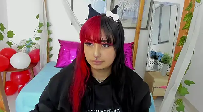 lussyevans24 online show from February 20, 8:17 am