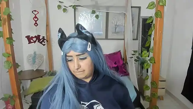 lussyevans24 online show from March 13, 10:26 am