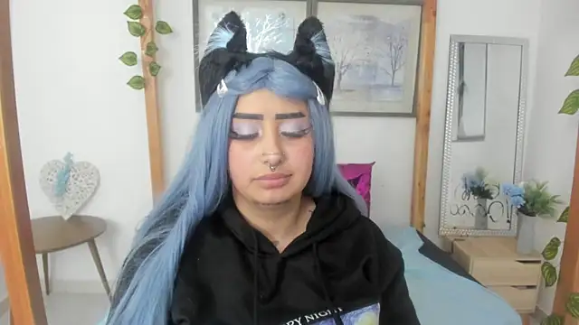 lussyevans24 online show from March 18, 10:03 am