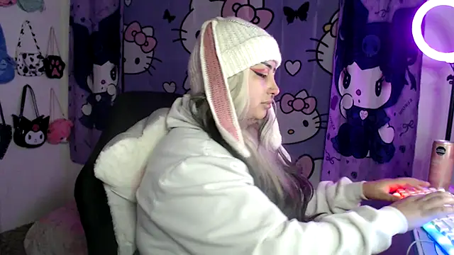 lussyevans24 online show from September 17, 6:15 am