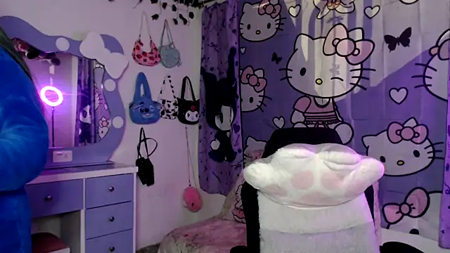 lussyevans24 online show from October 29, 6:26 am