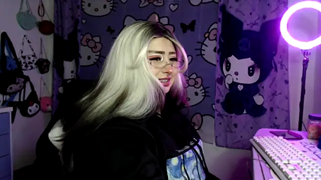 lussyevans24 online show from March 22, 4:16 am