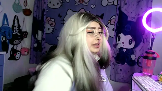 lussyevans24 online show from May 16, 10:36 am