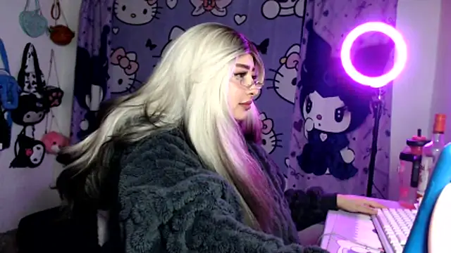 lussyevans24 online show from May 30, 4:31 am